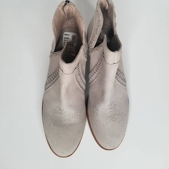 VINCE CAMUTO NWOT Presita Cement Stitched Bootie - Picture 9 of 10